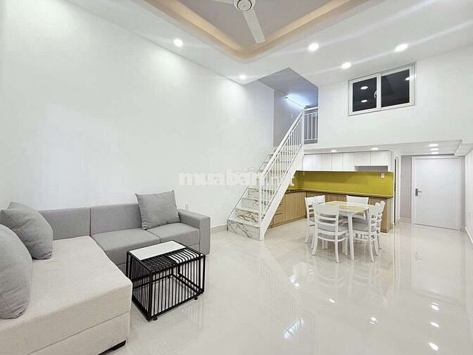 Ngay vòng xoay hàng Xanh, 52m2, 3pn, 2wc, 55m2, 3.8 tỉ, Bình Thạnh.