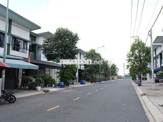 Bán gấp căn Shophouse 2 tầng 85m2 tại KĐT Oasis City, Giá 1,7 tỷ