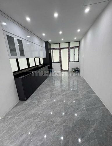 Siêu Phẩm Đống Đa Láng Trung - Cách 10m Ô tô - Thông Tứ Tung - Nhà mới