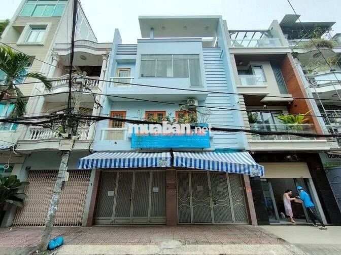 NHÀ CHO THUÊ HẺM LỚN HUỲNH VĂN BÁNH_ 7X20M_ TRỆT 3 LẦU SÂN THƯỢNG.
