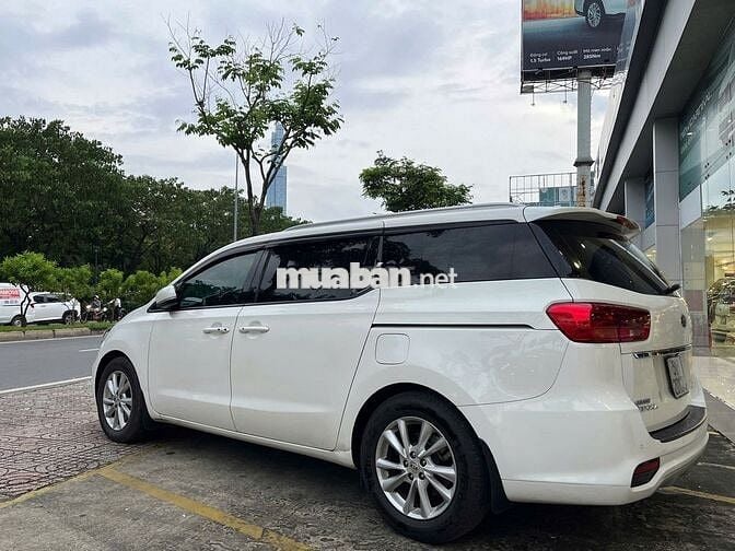 Kia Sedona 2019 Luxury D - 77000 km