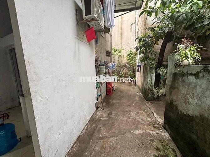 Phòng trọ 30m2 có gác xép ngõ 467 Lĩnh Nam