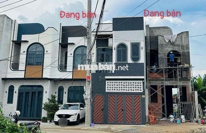 NHÀ TRỆT LẦU (CÓ SÂN ĐẬU ÔTÔ) - 2 MẶT TIỀN VIEW SÔNG - ĐẦU ĐƯỜNG TÔ V