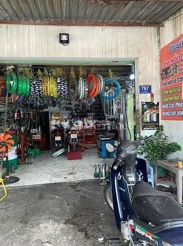 Tuyển dụng nhân sự tiệm sửa xe
