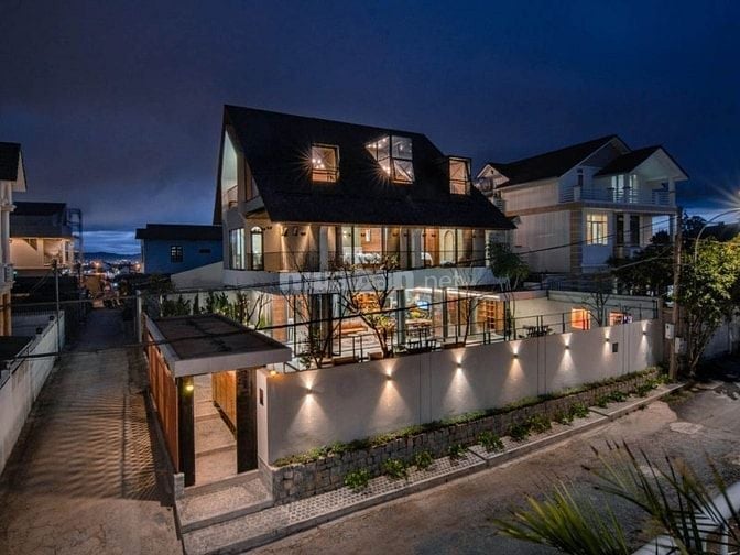 Bán nhà Mt Trần Phú, P4 Q5, ngang 12 x 25 (giá 60 tỷ)
