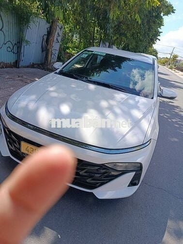 Hyundai Accent 2025 1.5 AT - 14000 km