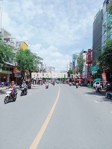 Nhà cho thuê NC. Mặt tiền đường Nguyễn Gia Trí (D2ậ) cũl, quận BT.