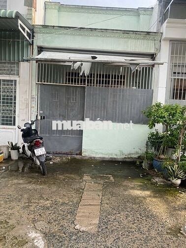Bán nhà 35m² 3.5x10 trệt lửng gần Trịnh Thị Miếng Hóc môn chỉ 2.45 tỷ.