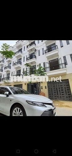4 lầu mặt tiền sông, dòng tiền 313 triệu/năm, bán 5tỷ68