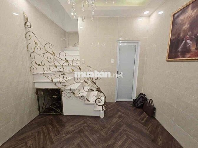 Bán nhà 4 tầng BTCT hẻm 4,5m nguyễn thiện thuật P2 Q3