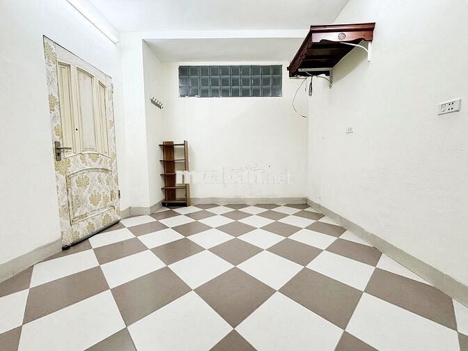 Cho thuê căn phòng số 16 phố Trần Hưng Đạo- Hoàn Kiếm