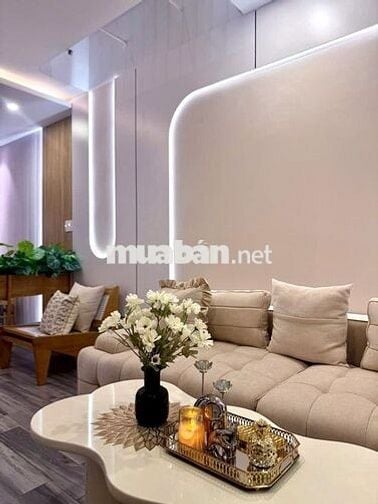 NHỈNH 8 TỶ – SỞ HỮU VILLA 3 TẦNG NGAY NGUYỄN CÔNG TRỨ DT 400 TRIỆU/NĂM