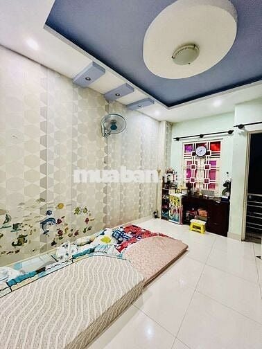 NHỈNH 5 TỶ , TÂN BÌNH GIÁP Q10 , 30m2 , 5 TẦNG NGAY CV LÊ THỊ RIÊNG
