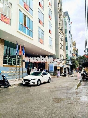 Sát cổng Trường CĐ CN Bách Khoa Mỹ Đình - 5 tầng/40m²/MT4m- DÂN XÂY