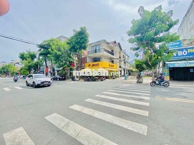 CHO THUÊ GÓC 2 MẶT TIỀN VỊ TRÍ KINH DOANH GẦN NGAY LOTTE MART Q7
