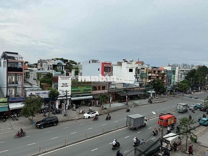 Nhà mới MTKD đường Tên Lửa cạnh Aeon Mall- Trống suốt