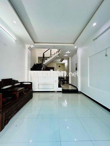 Nhà Mới Sạch Sẻ DT 180m2 1Trệt 2Lầu 3Pn 3Wc Sân Xe Máy Hẻm Ôtô