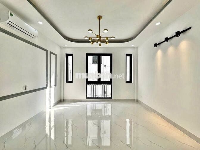 XE HƠI ĐỖ CỬA, DT 4,3m x13m, 4 TẦNG BTCT, MỚI XÂY ĐẸP Ở NGAY, 8,9 TỶ