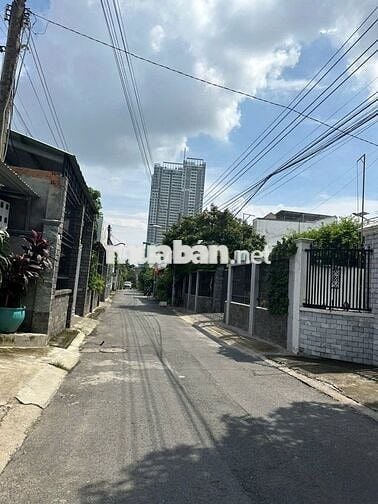 Bán đất gần đại học TDM, dt 5.5x27m, giá nhỉnh 4 tỷ rẻ nhất khu
