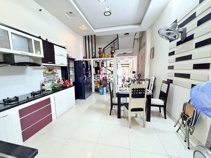 SIÊU NGON - HẺM NHỰA 6M 7C VÔ NHÀ - (4 x 22) SỔ VUÔNG VỨC - CHỈ 9.7 TỶ