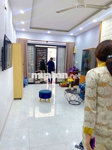 Nhà đẹp 4PN, 5wc vào ở liền Giá 20Tr phù hợp GĐ cty đây ạ