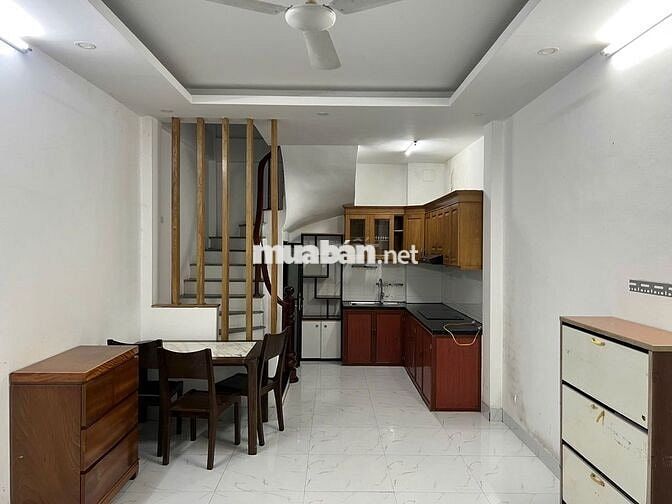 Cho thuê nhà nguyên căn 5 tầng ngõ 87 Phú đô.