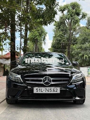 Mercedes Benz C Class 2018 C200 FOM MỚI