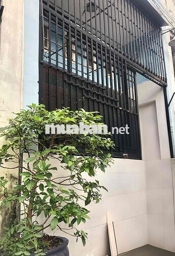 Bán nhà bên đường Nguyễn Thái Học - Dĩ An giá rẻ