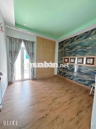 Cho Thuê Nhà  👉 DT: 4 x 20m, 3 lầu, gồm 4 phòng ngủ, 5 ƯC 👉 Hẻm Đườn