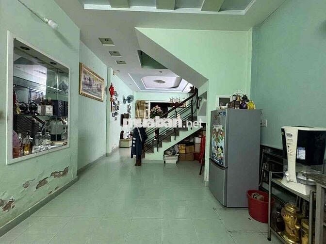 nhà 4,5tỷ TL ngang 4 dài 10( nở hậu 7m), hẻm rộng 4m, ds 2, p16