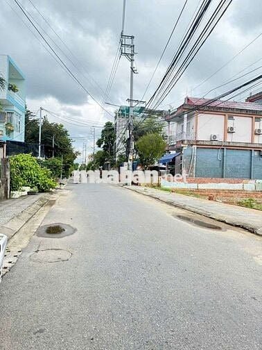 Bán đất mt kẹp kiệt đường 5m5 đg Trinh Đường.
Dt 97m2🌿
Giá 3ty650tl🐳