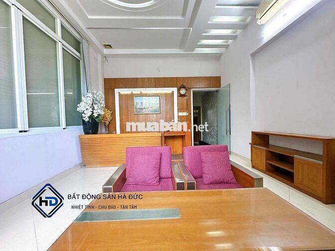 Văn phòng 30m có nội thất hầm để xe gần UBND Quận 12