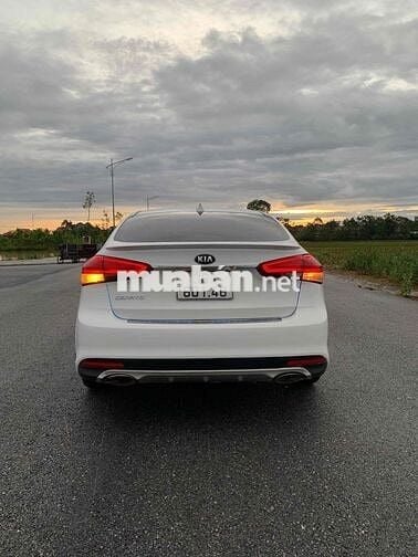 Kia Cerato 2018 1.6 MT
