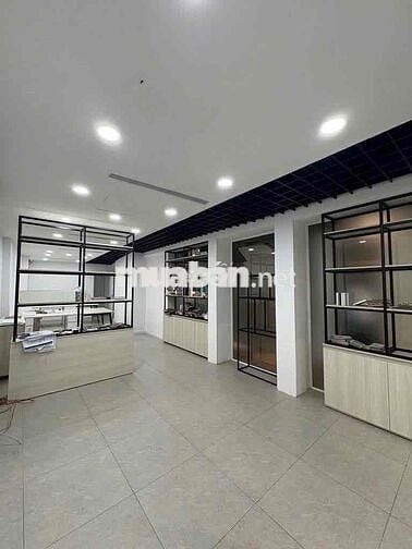 Cho thuê mặt bằng MT Nguyễn Thị Minh Khai Q3, ngang 8m, 65 triệu