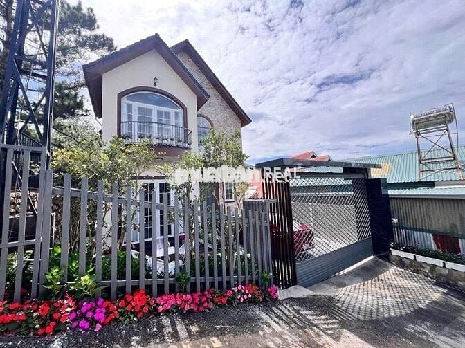 Bán Biệt Thự Đường Nam Hồ 200m2 - Giá chỉ 11,5 tỷ