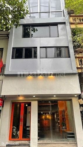 CHO THUÊ NHÀ MẶT PHỐ TRẦN QUANG KHẢI Q1 NGANG 5,5M GIÁ 32 TRIỆU 