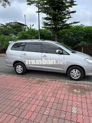 Toyota Innova 2010 G - 150000 km