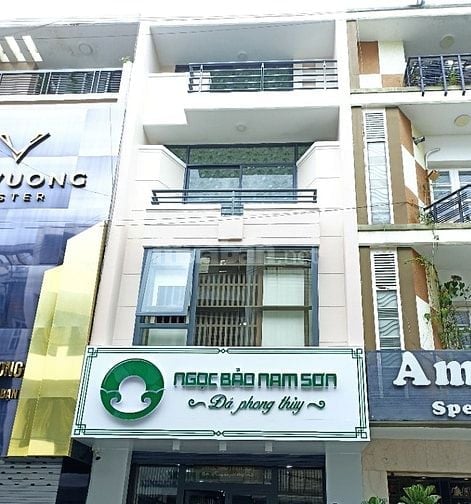 Nhà mặt tiền đường Hoa hồng cho thuê nguyên căn