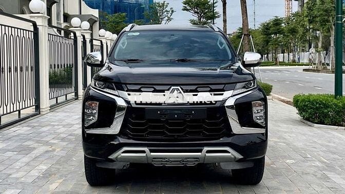 Pajero Sport 3.0 V6 máy xăng cao cấp nhất