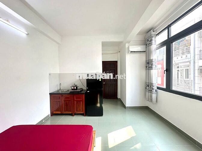 PHÒNG CỬA SỔ LỚN CÓ THANG MÁY NGAY LOTTE QUẬN 7