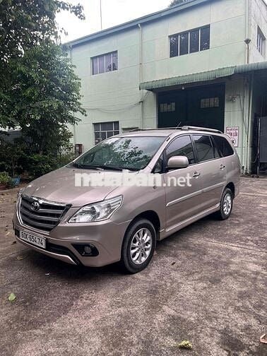 Toyota Innova 2015 G - 150000 km