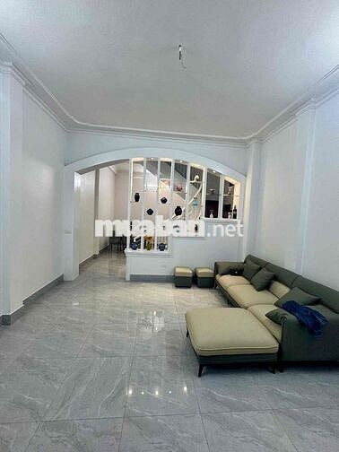 Nhà đẹp ở ngay phố Kim Ngưu ngõ 3 gác tránh xe máy ,sổ đỏ đẹp nở hậu