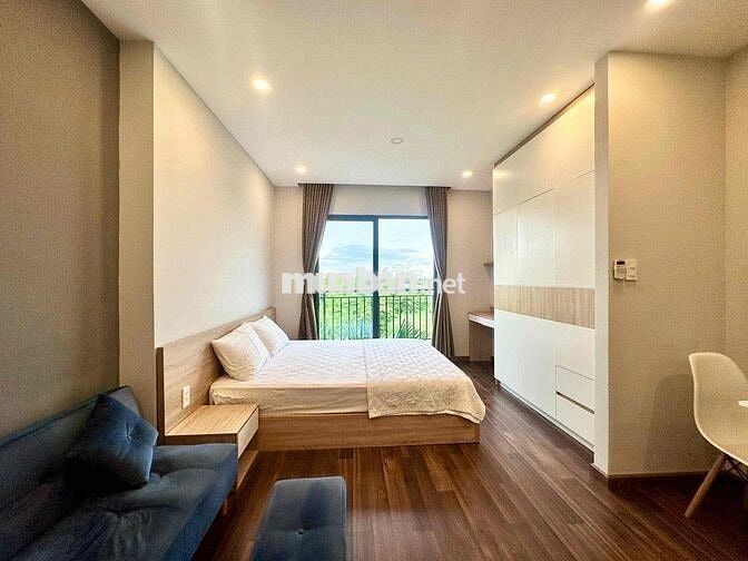 Căn Hộ Full Nội Thất Ban Công Gần Ngã Tư Hàng Xanh Ngay bùi Đình Tuý