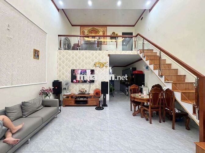 Cho thuê nhà Trệt Lửng gần ngã tư Đồi mồi phường Dĩ An