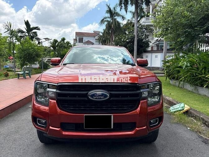 Ford Ranger 2024 máy dầu, số tự động 2 cầu