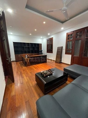  Cho thuê nhà ngõ 31 trần quốc hoàn 85m x4T ô tô đỗ cửa