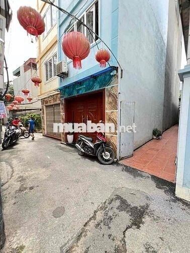OTO VÀO NHÀ QUAY ĐẦU - PHỐ LẠC LONG QUÂN - THANG MÁY - 52M