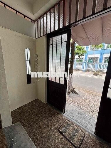 CHO THUÊ NHÀ RIÊNG BIỆT MẶT TIỀN 8M ĐƯỜNG 5m5 ( đối diện trường học )