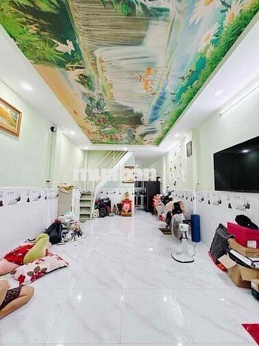 CÁCH CẦU KÊNH TẺ 500m - NHÀ 2 TẦNG VỚI CHIỀU NGANG 5m5 - KHU DCHH