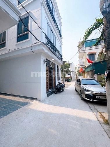 NHÀ PHỤNG CHÂU:  5 TẦNG MỚI  ĐẸP Ô TÔ ĐÕ CỔNG - NỘI THẤT CAO CẤP 